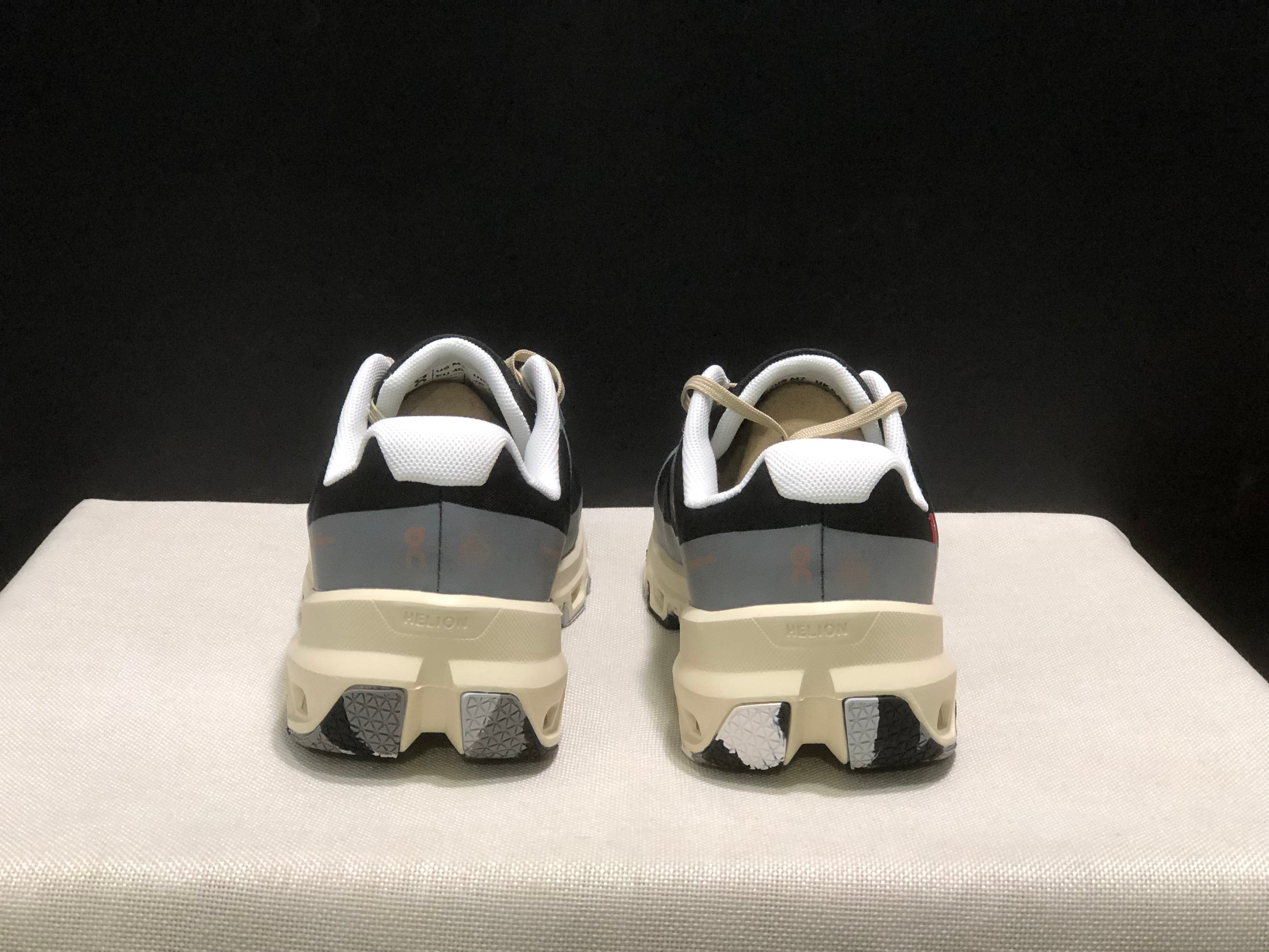 LOEWE x On Running Cloudventrure Fashion Sports Shoes Collaboration Edition Grey/Black