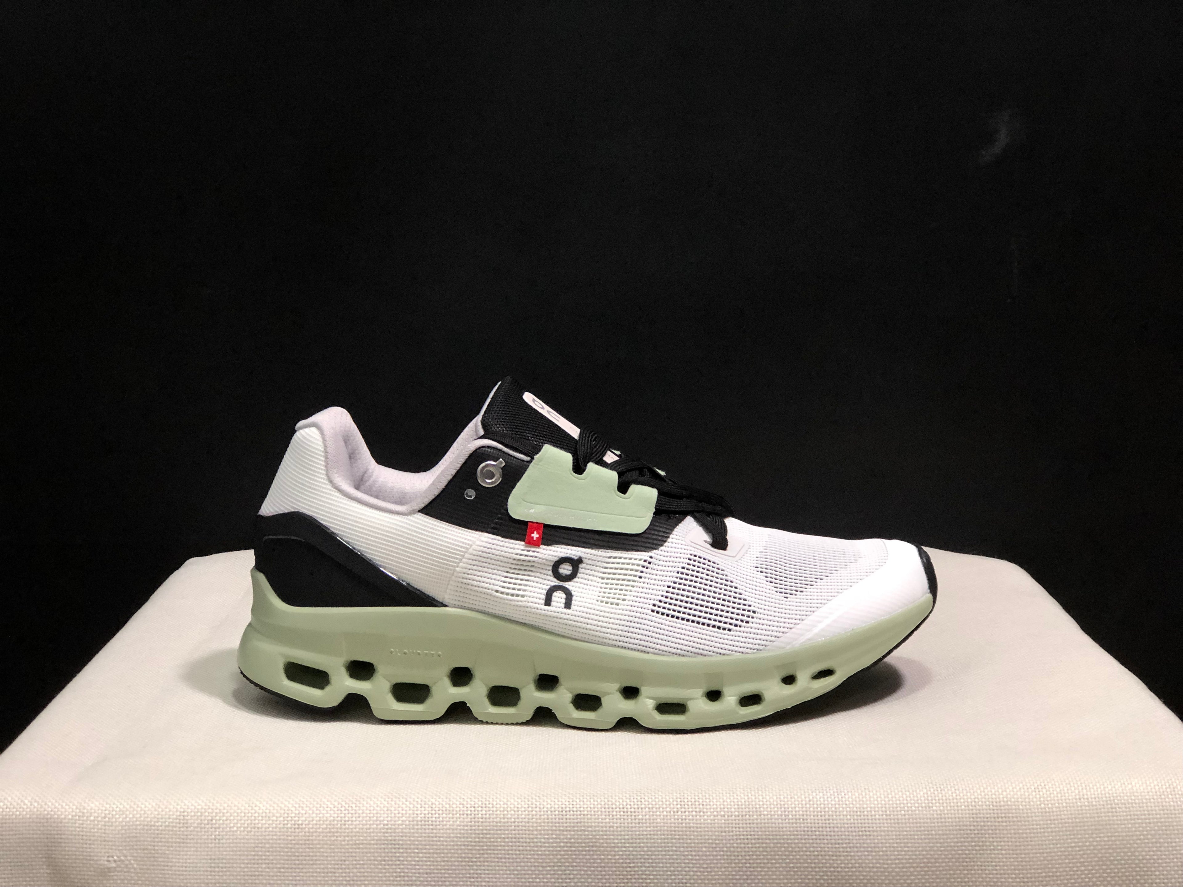 On Running Cloudstratus Breathable Support Running Shoes White/Green