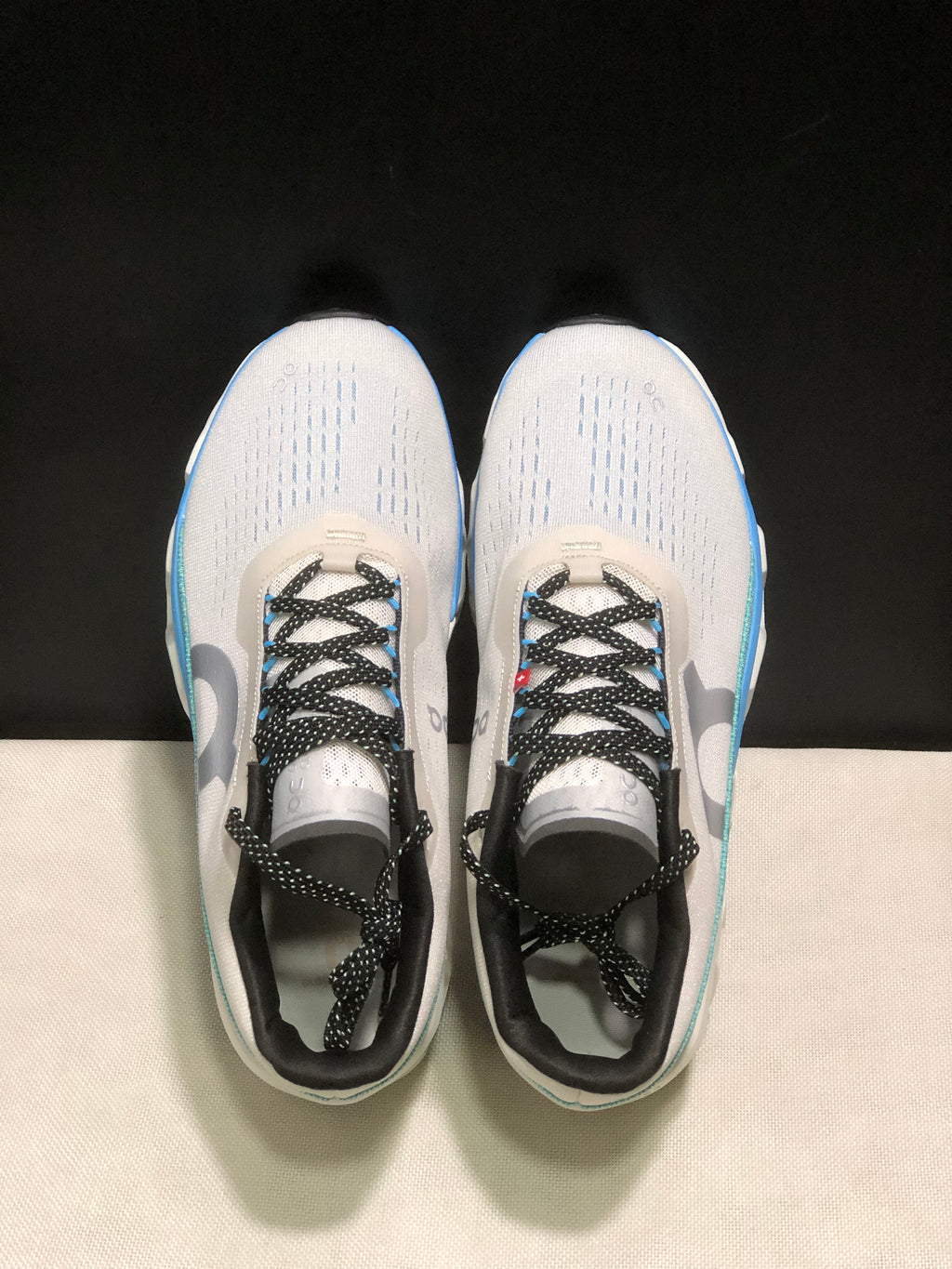 On Running Cloudmonster 2 Shock-Absorbing And Breathable Running Shoes Cream/Blue