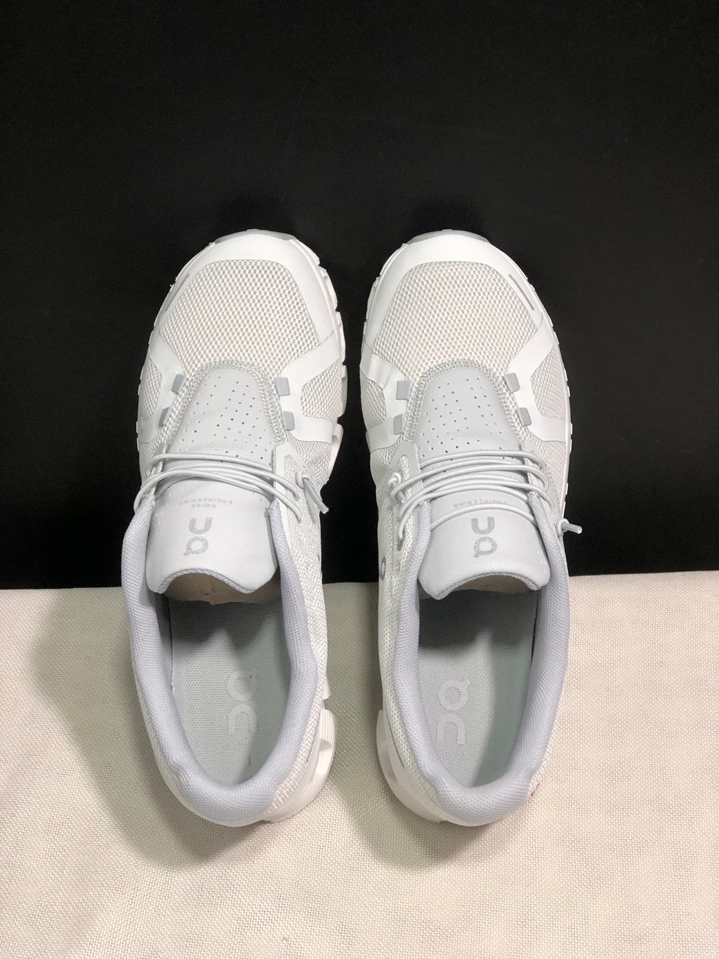 On Running Cloud 5 Lightweight Running Shoes White Asphait