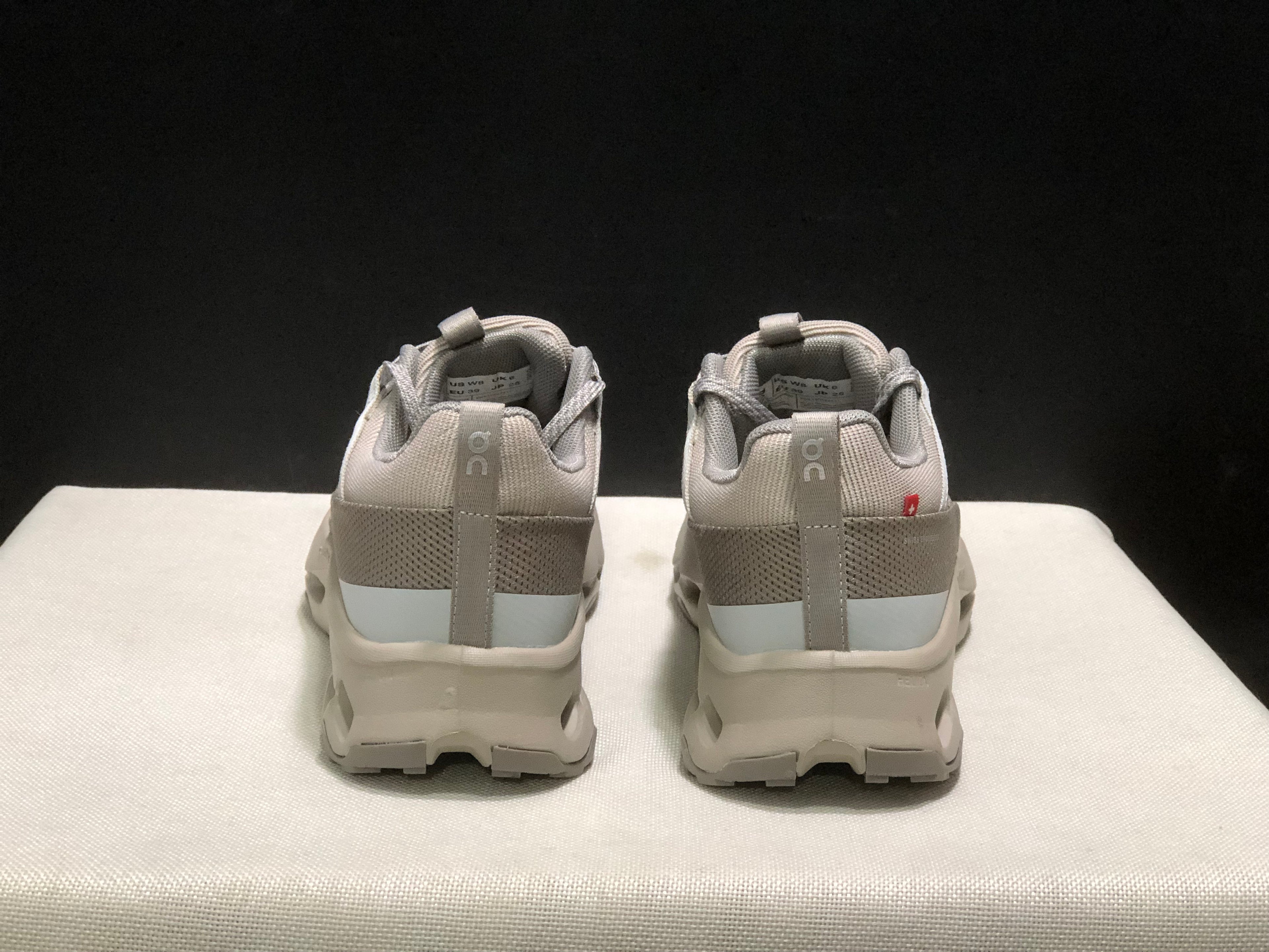 On Running Cloudhorizon Comfortable Hiking Shoes White/Light Brown