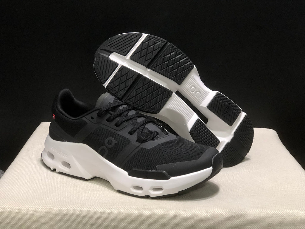 On Running Cloudpulse Comfortable Running Shoes Black/White