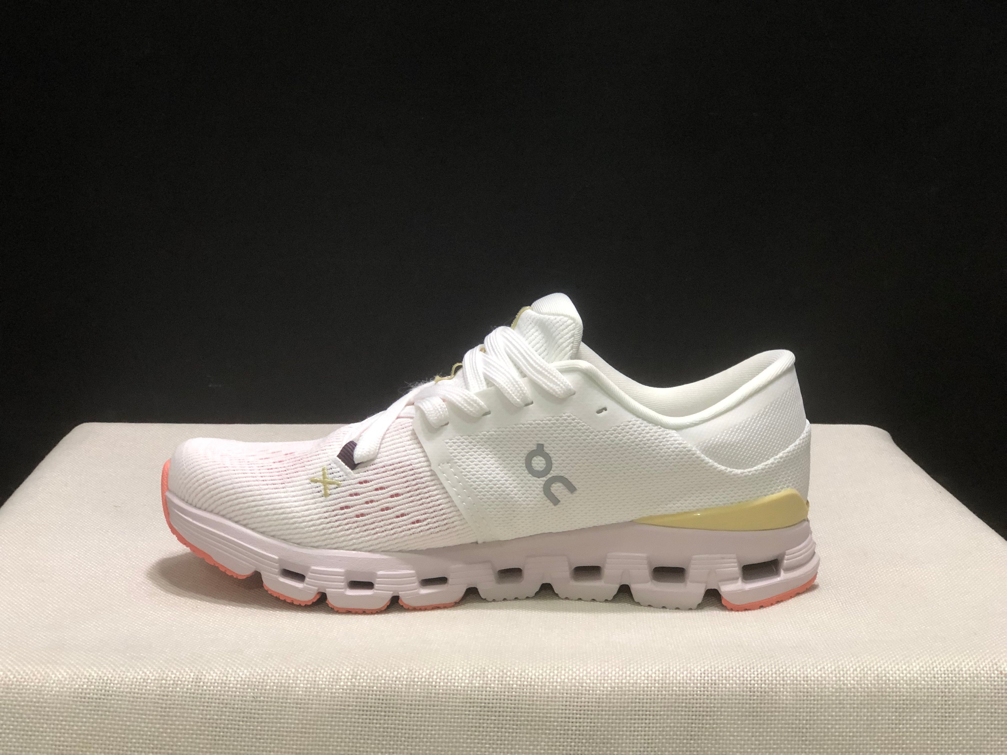 On Running Cloud X4 Comfortable Running Shoes White/Milk Powder Color