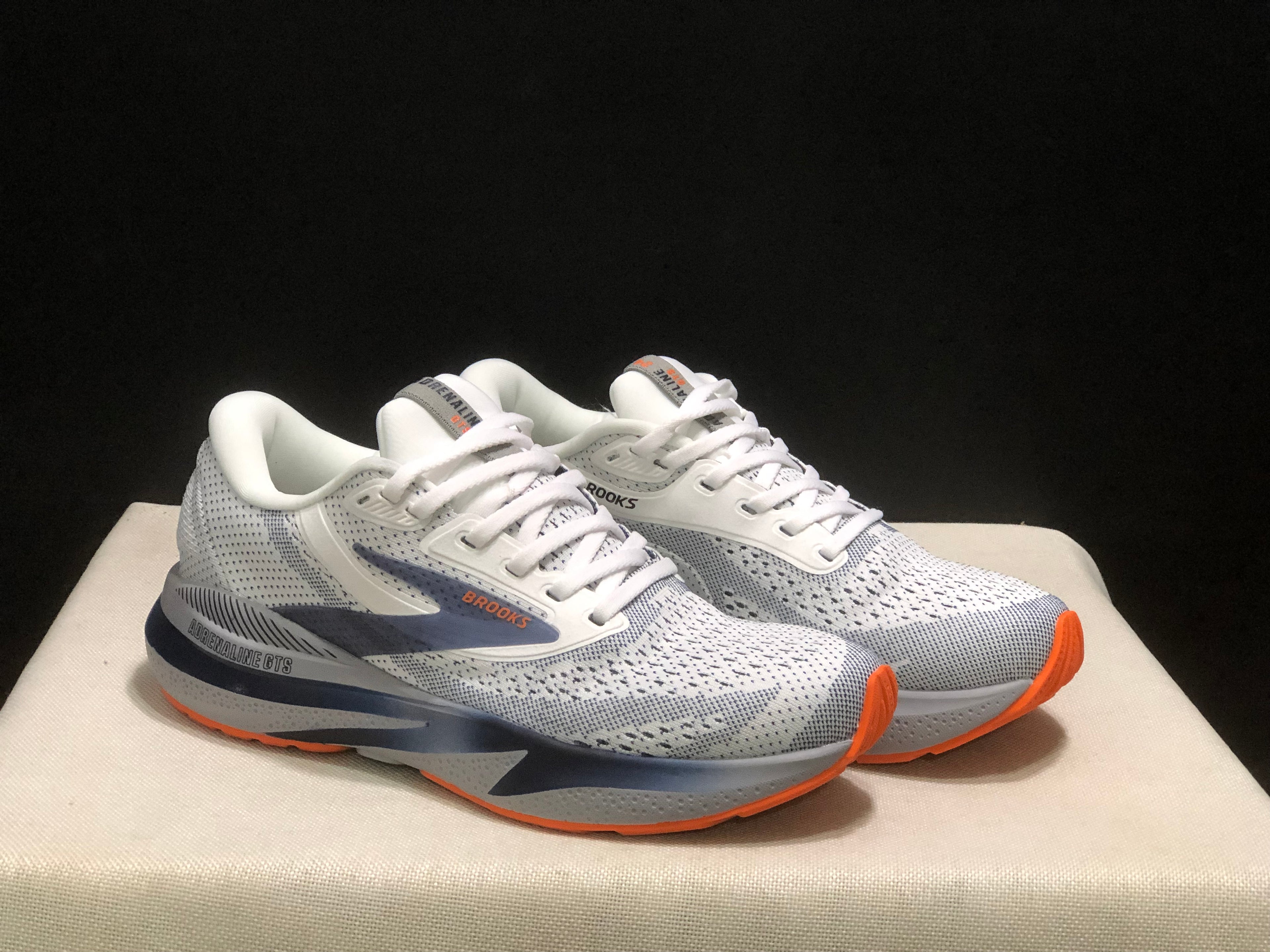 Brooks Adrenaline GTS 24 Casual Running Shoes White/Peacoat/Alioy