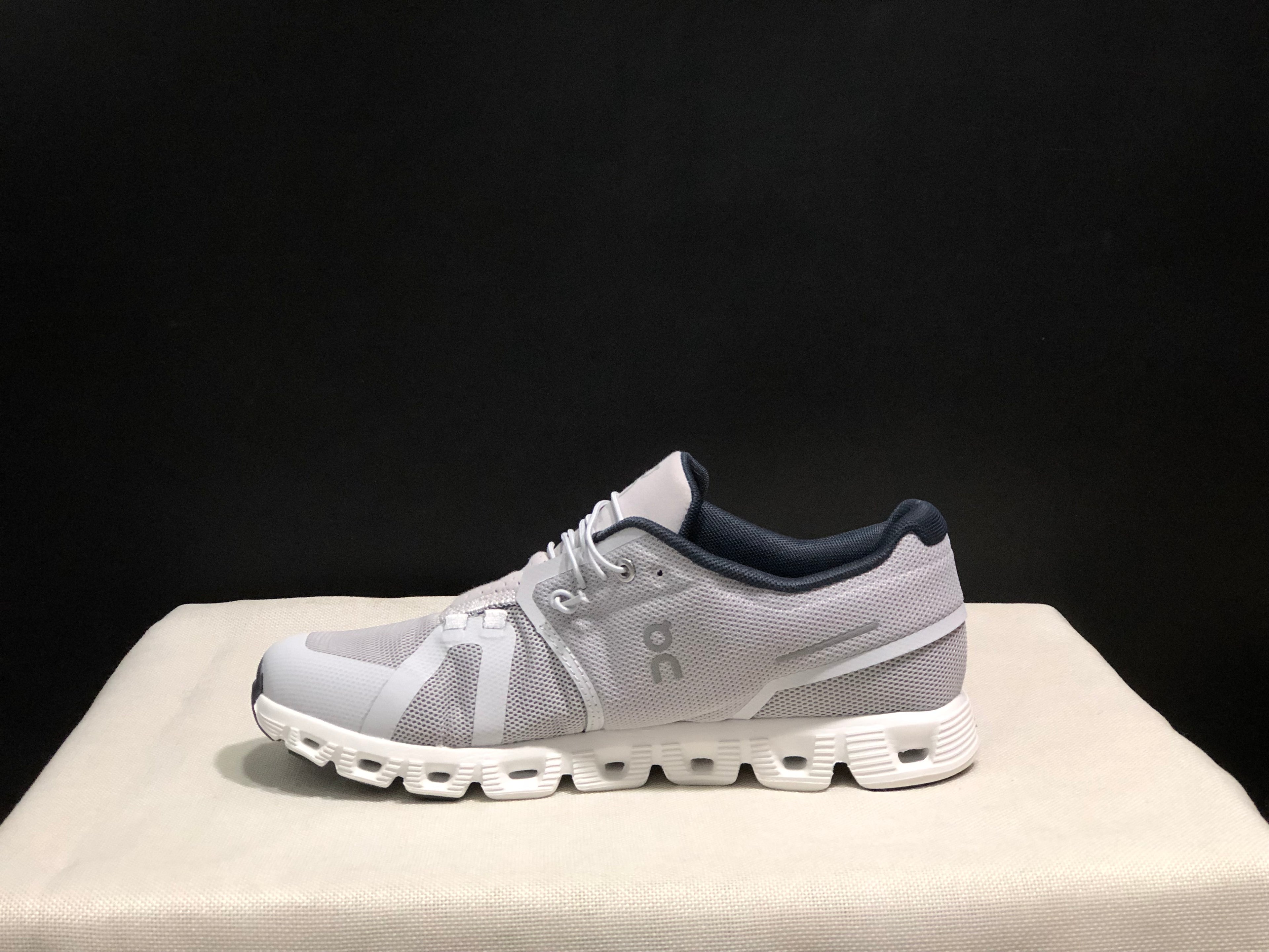 On Running Cloud 5 Light Grey Lightweight Running Shoes