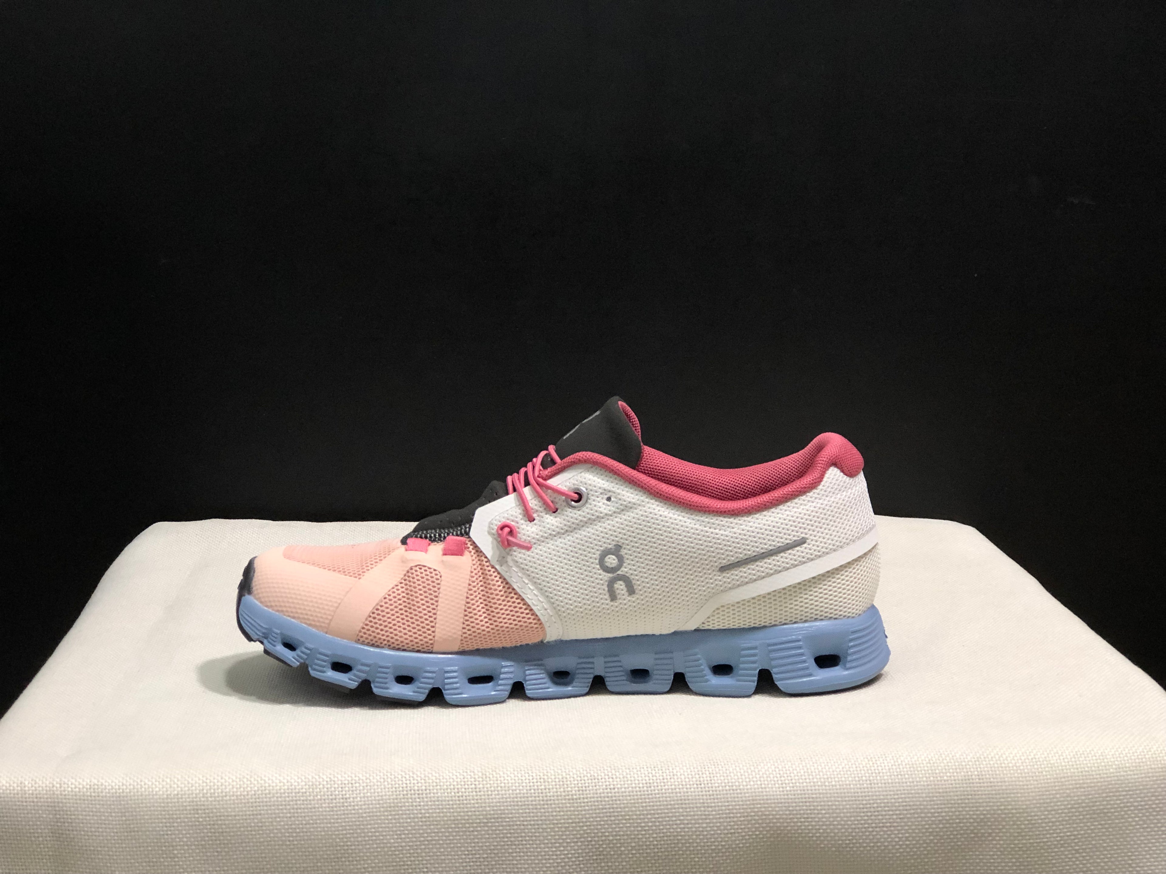 On Running Cloud 5 Lightweight Running Shoes Ice/Prairie