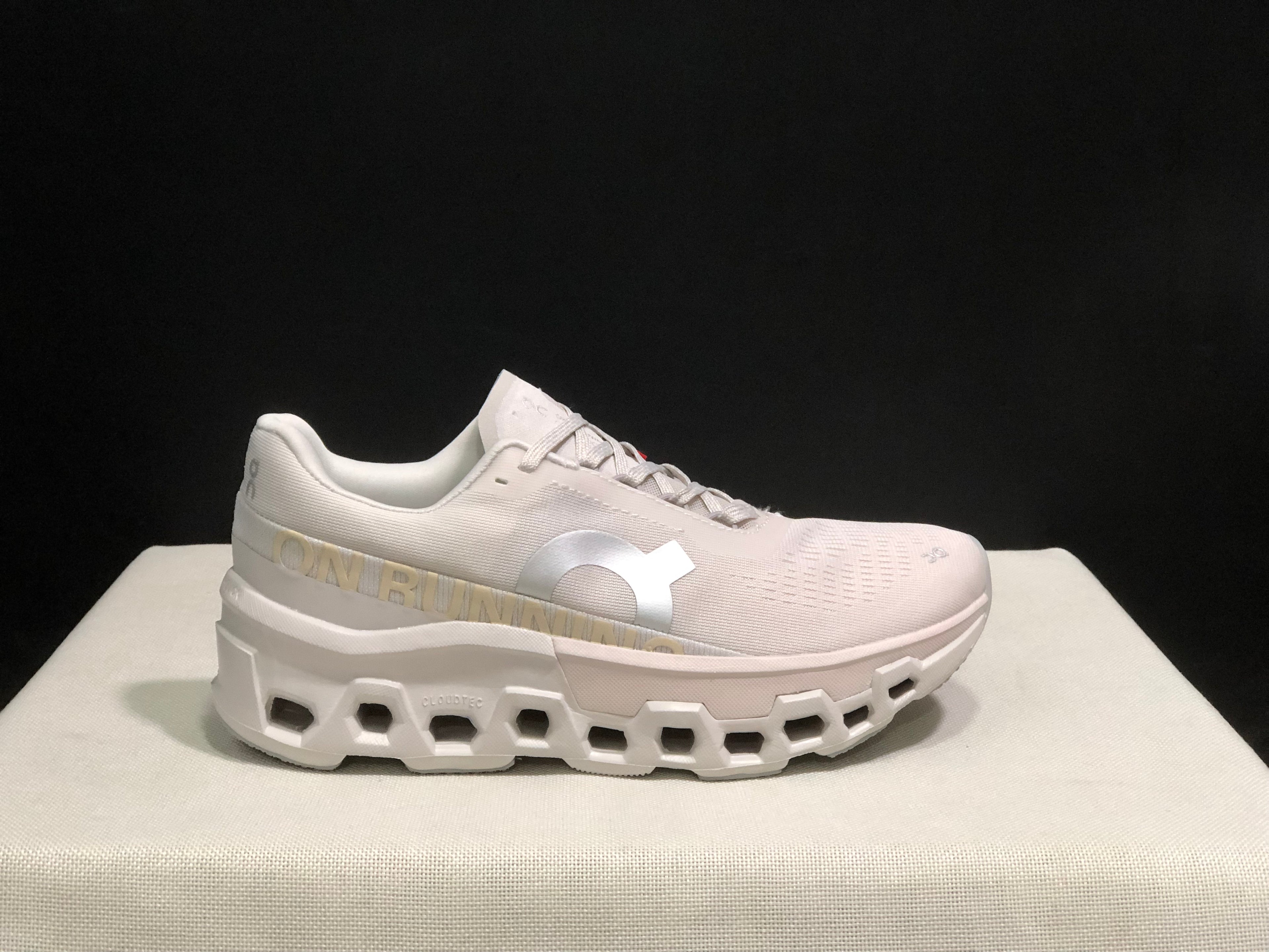 On Running Cloudmonster 2 Shock-Absorbing And Breathable Running Shoes Light Beige