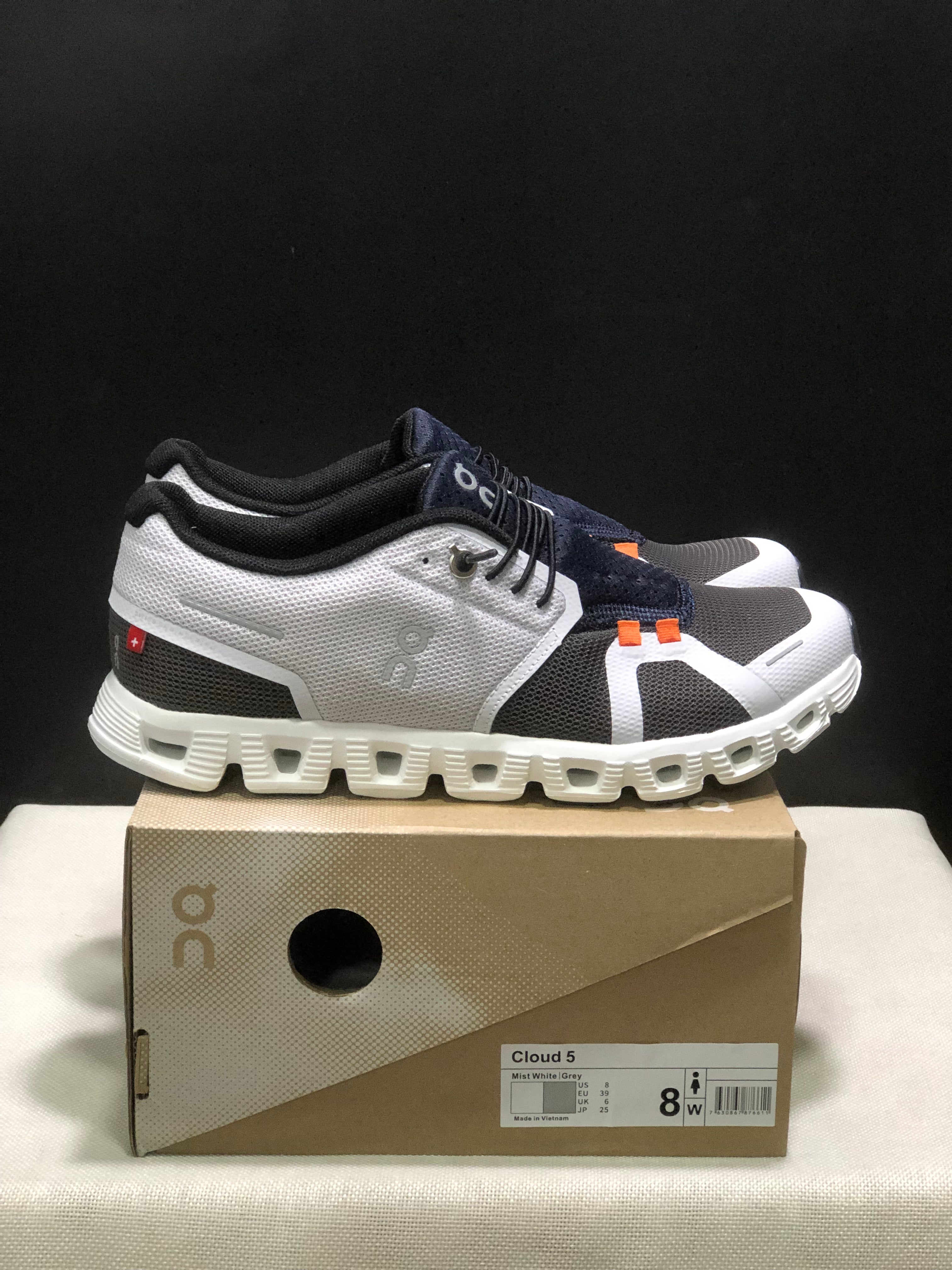 On Running Cloud 5 Lightweight Running Shoes Mist White/Dark Grey