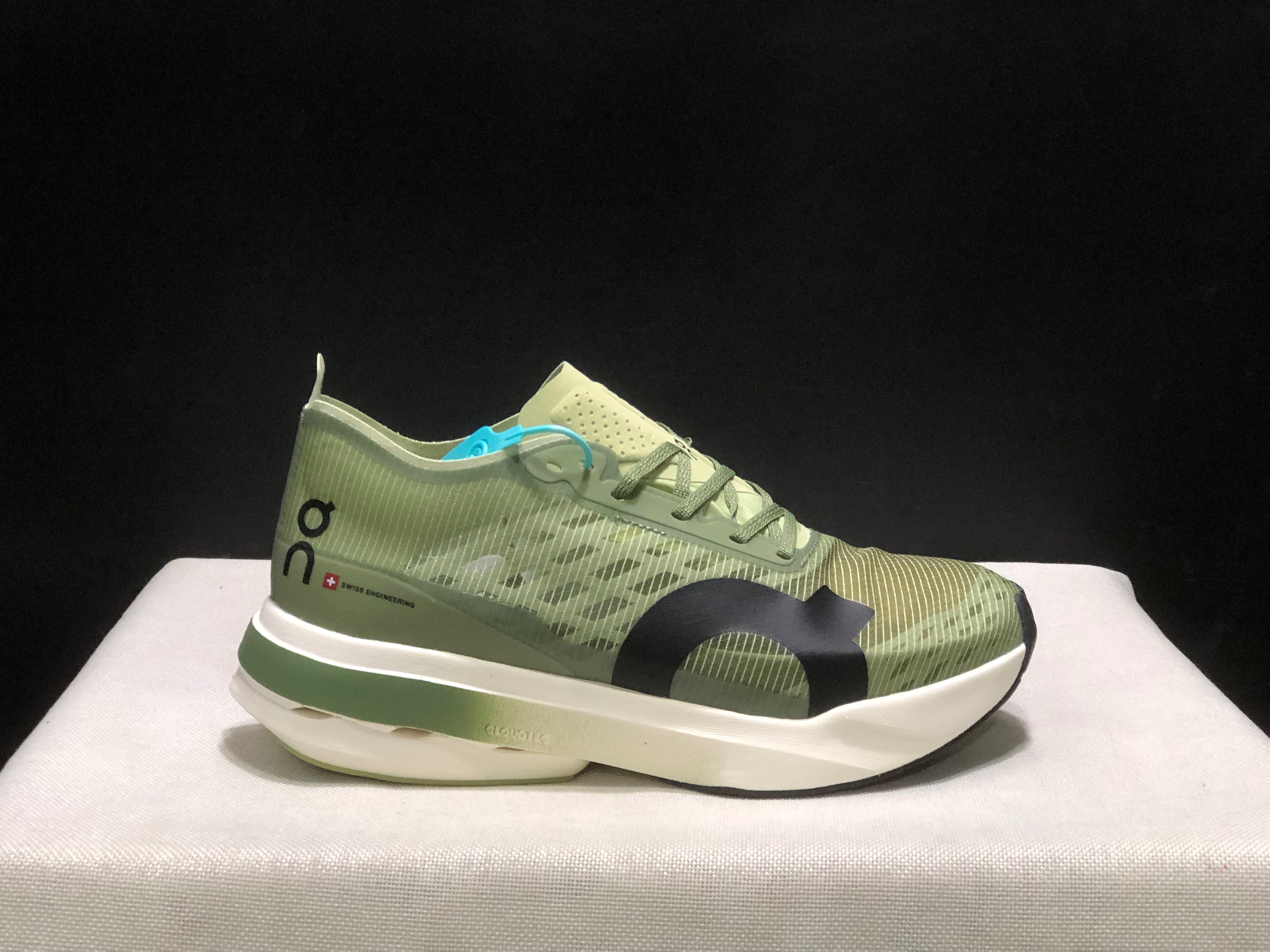 On Running Cloudspike Amplius Shock-Absorbing And Wear-Resistant Marathon Road Running Shoes Green