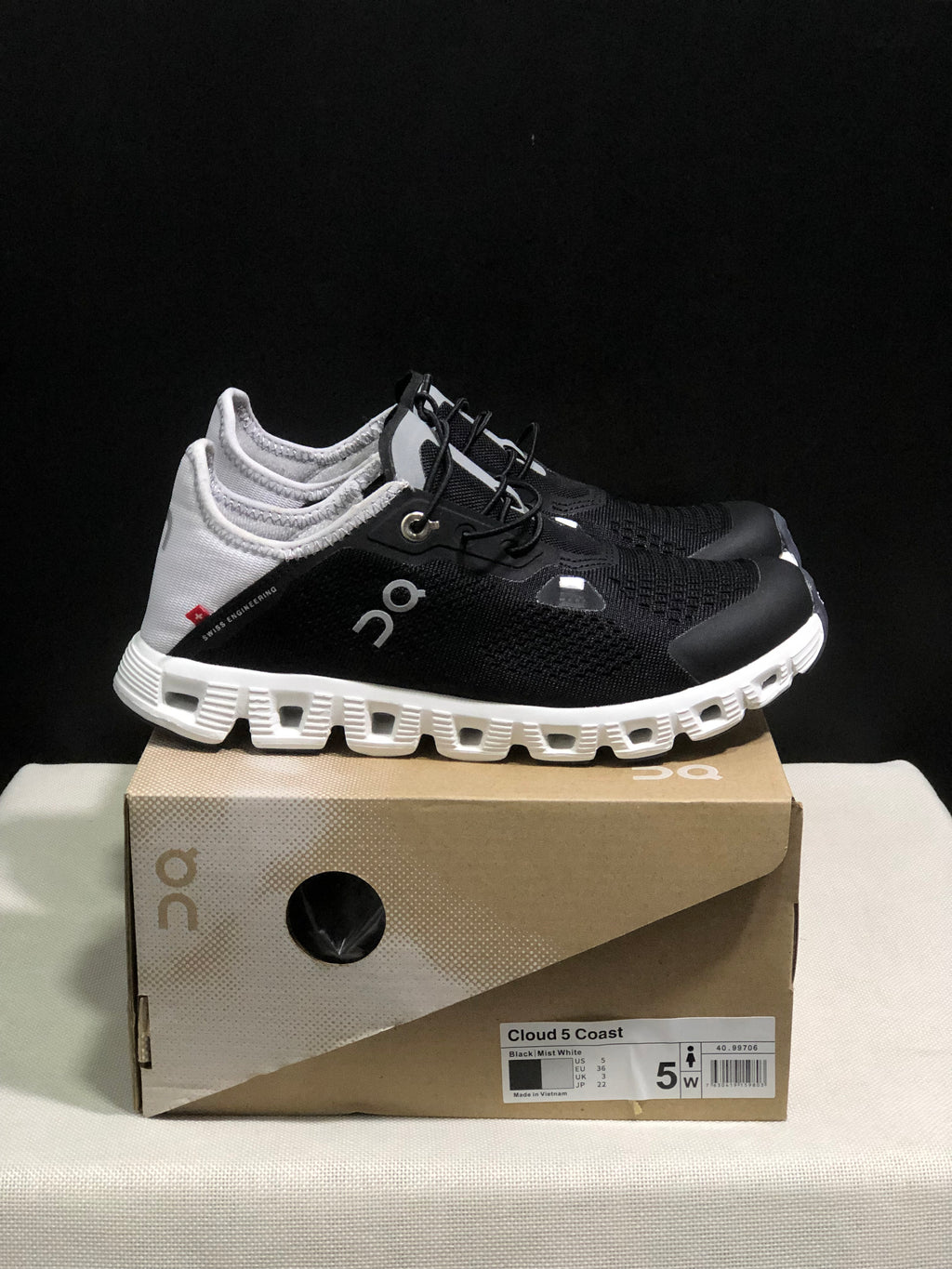On Running Cloud 5 Coast Convenient And Breathable Running Shoes Black/Mist White