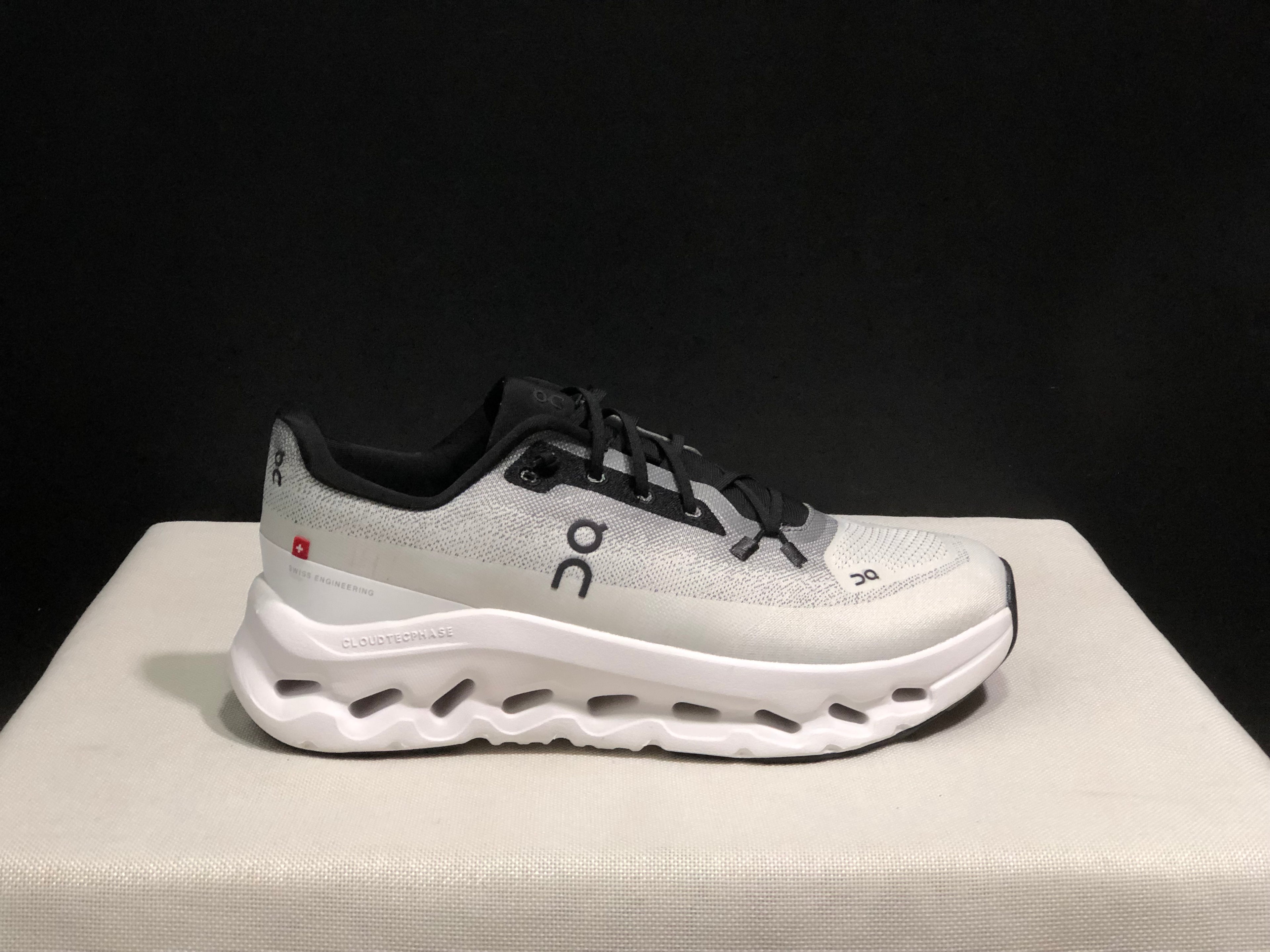 On Running Cloudtilt Durable Casual Life Shoes Black/Ivory