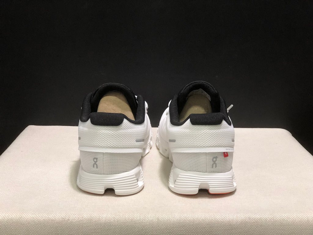 On Running Cloud 5 Lightweight Running Shoes White/Black