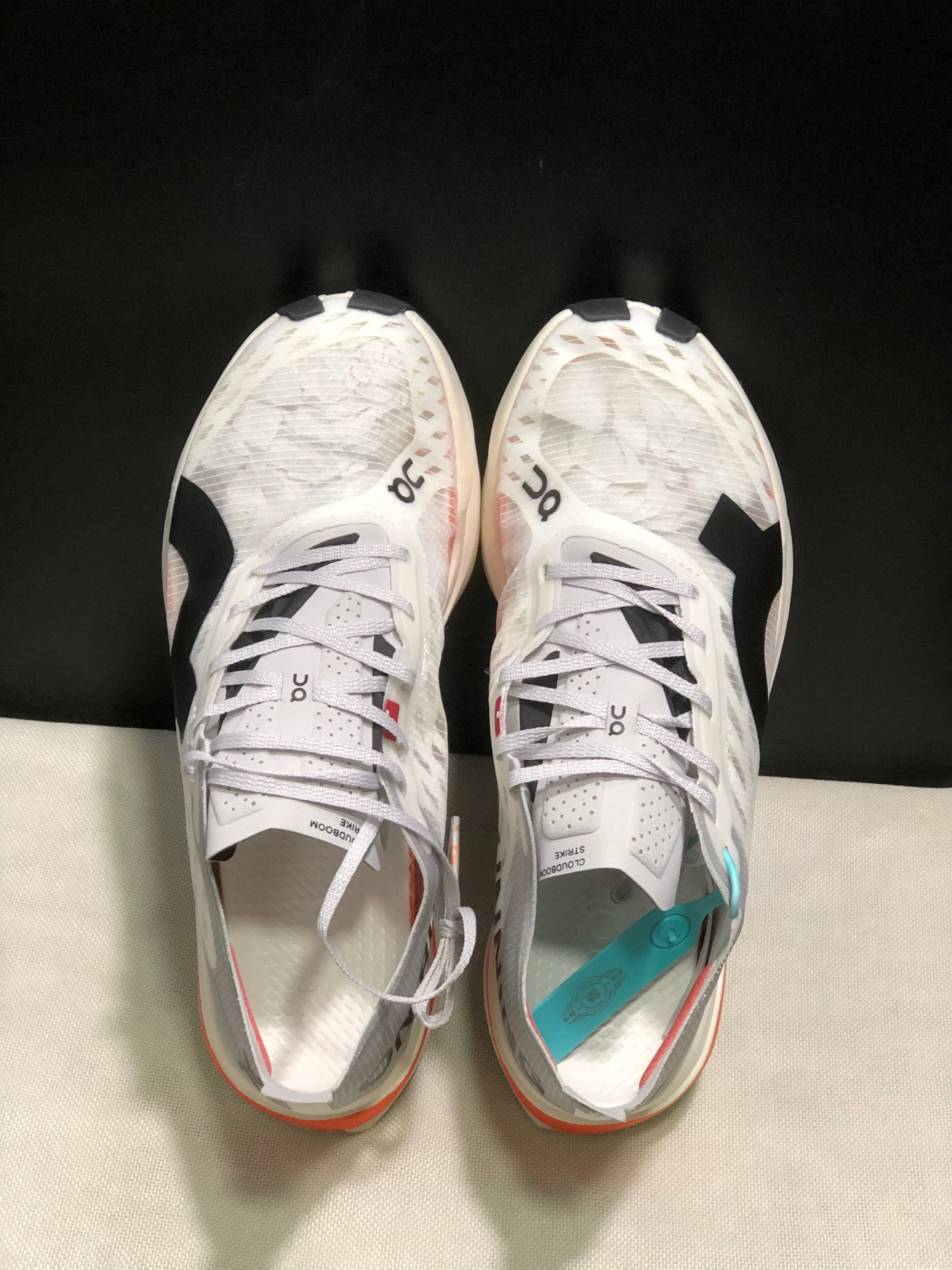 On Running Cloudspike Amplius Shock-Absorbing And Wear-Resistant Marathon Road Running Shoes Gray White
