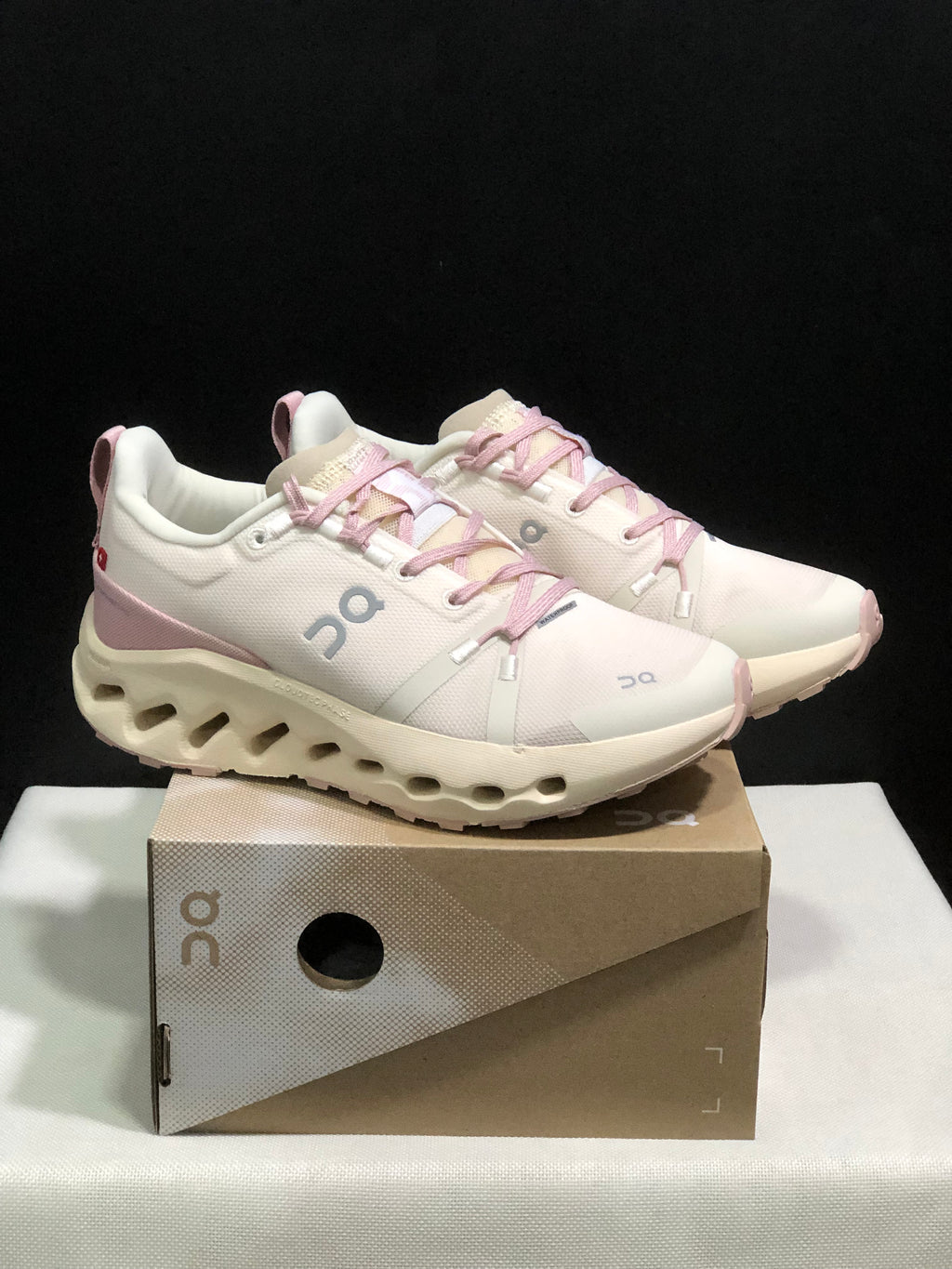 On Running Cloudsurfer 2 Comfortable Running Shoes Beige/Pink