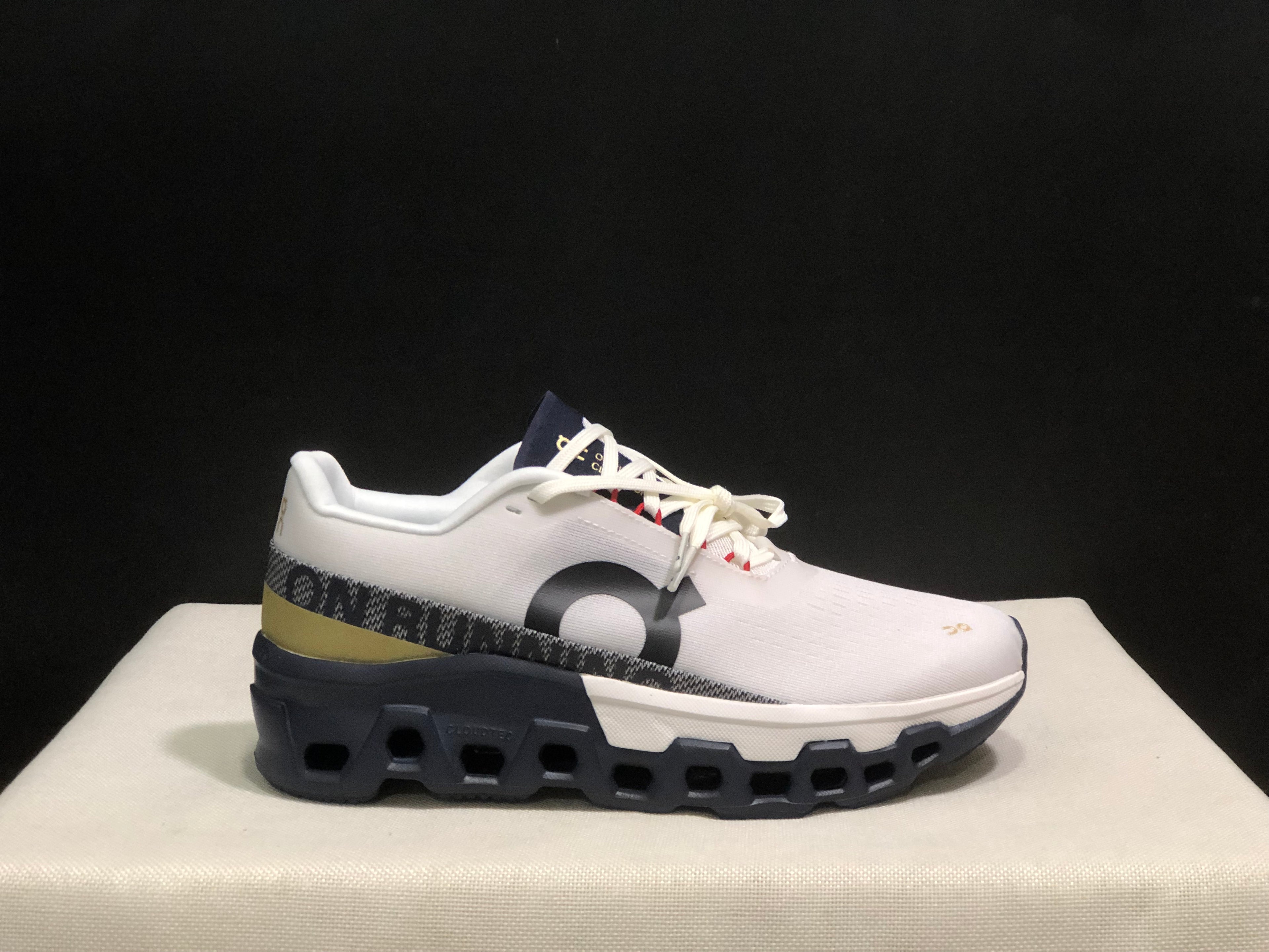 On Running Cloudmonster 2 Shock-Absorbing And Breathable Running Shoes White/Midnight