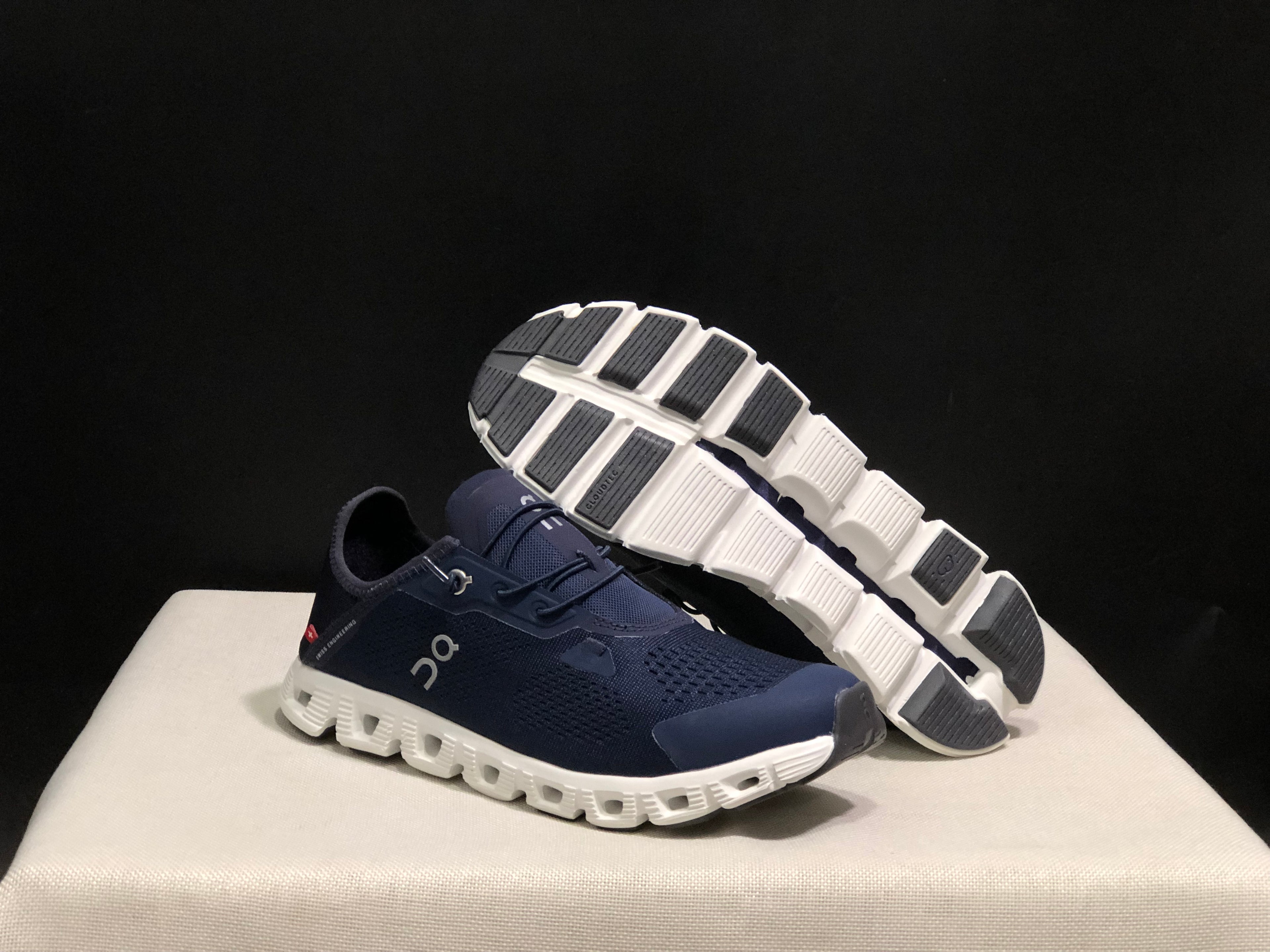 On Running Cloud 5 Coast Convenient And Breathable Running Shoes Dark Blue