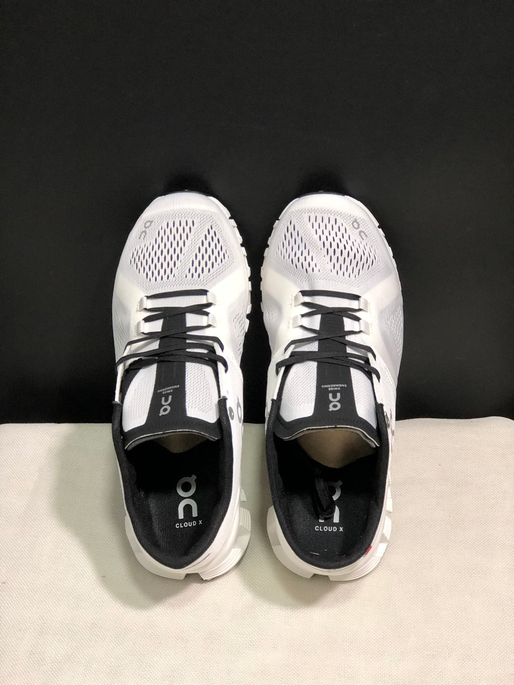 On Running Cloud X Lightweight Running Shoes White/Asphalt