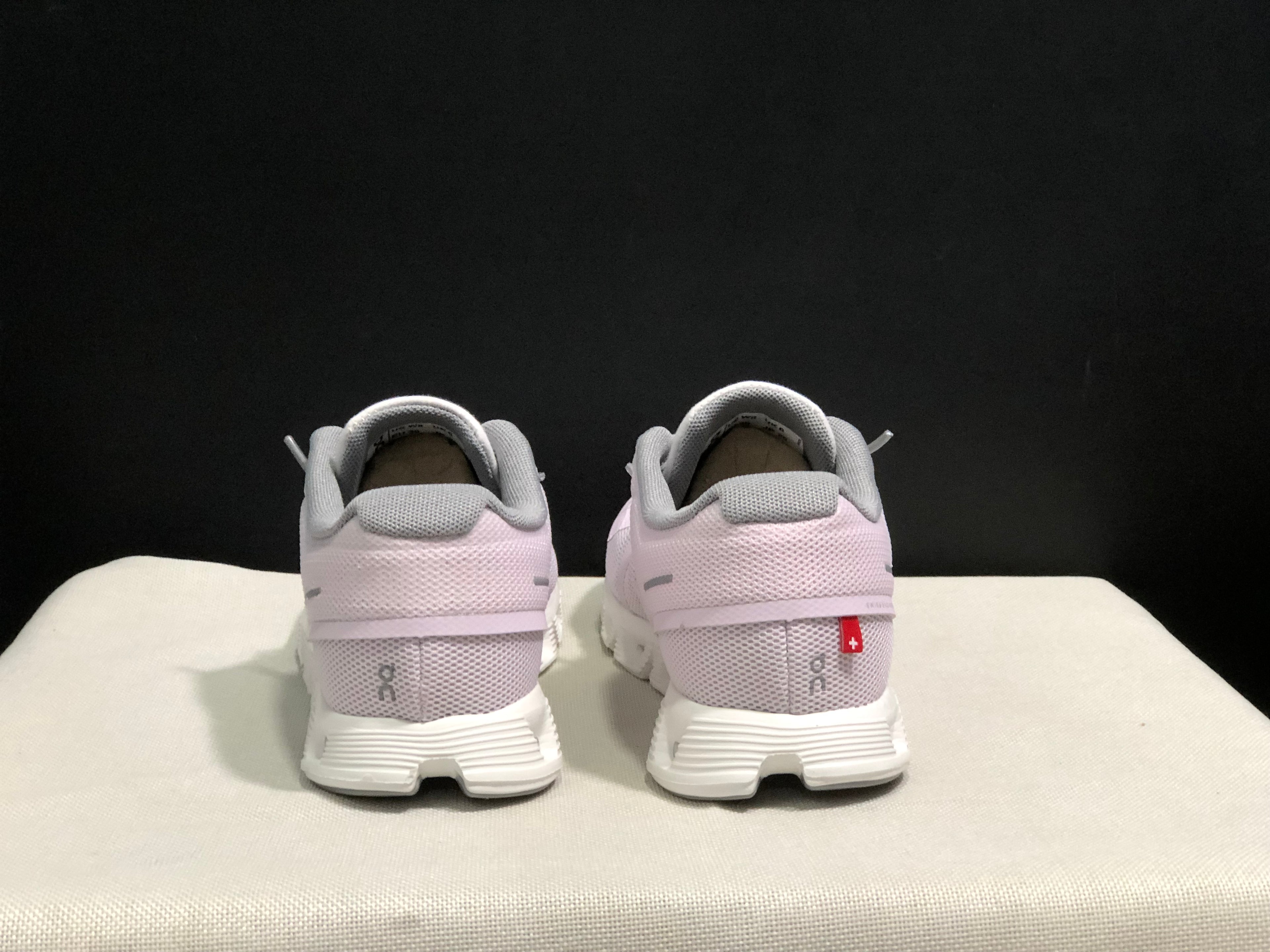 On Running Cloud 5 Lightweight Running Shoes Light Purple