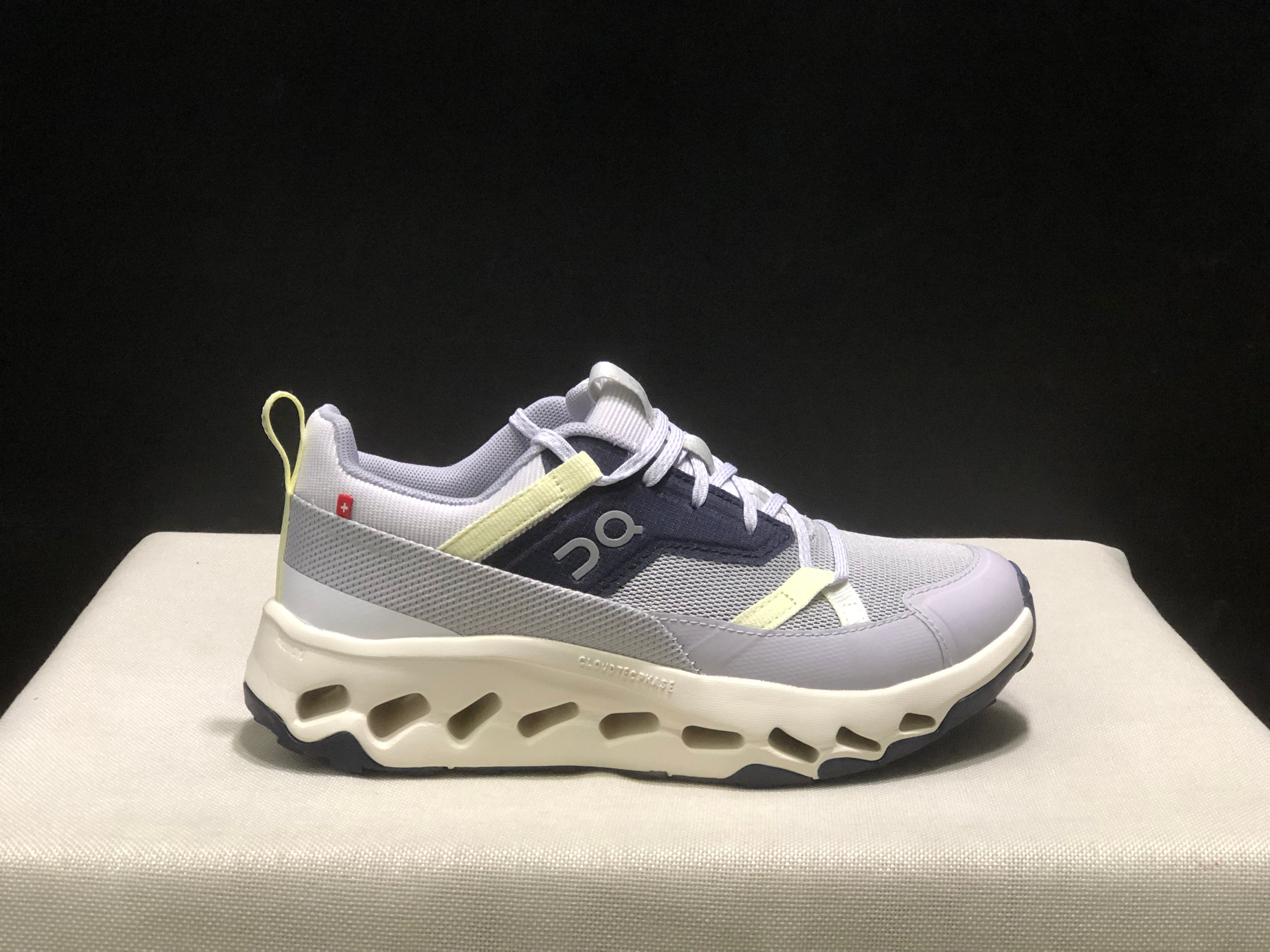 On Running Cloudhorizon Comfortable Hiking Shoes Lavender/Ivory