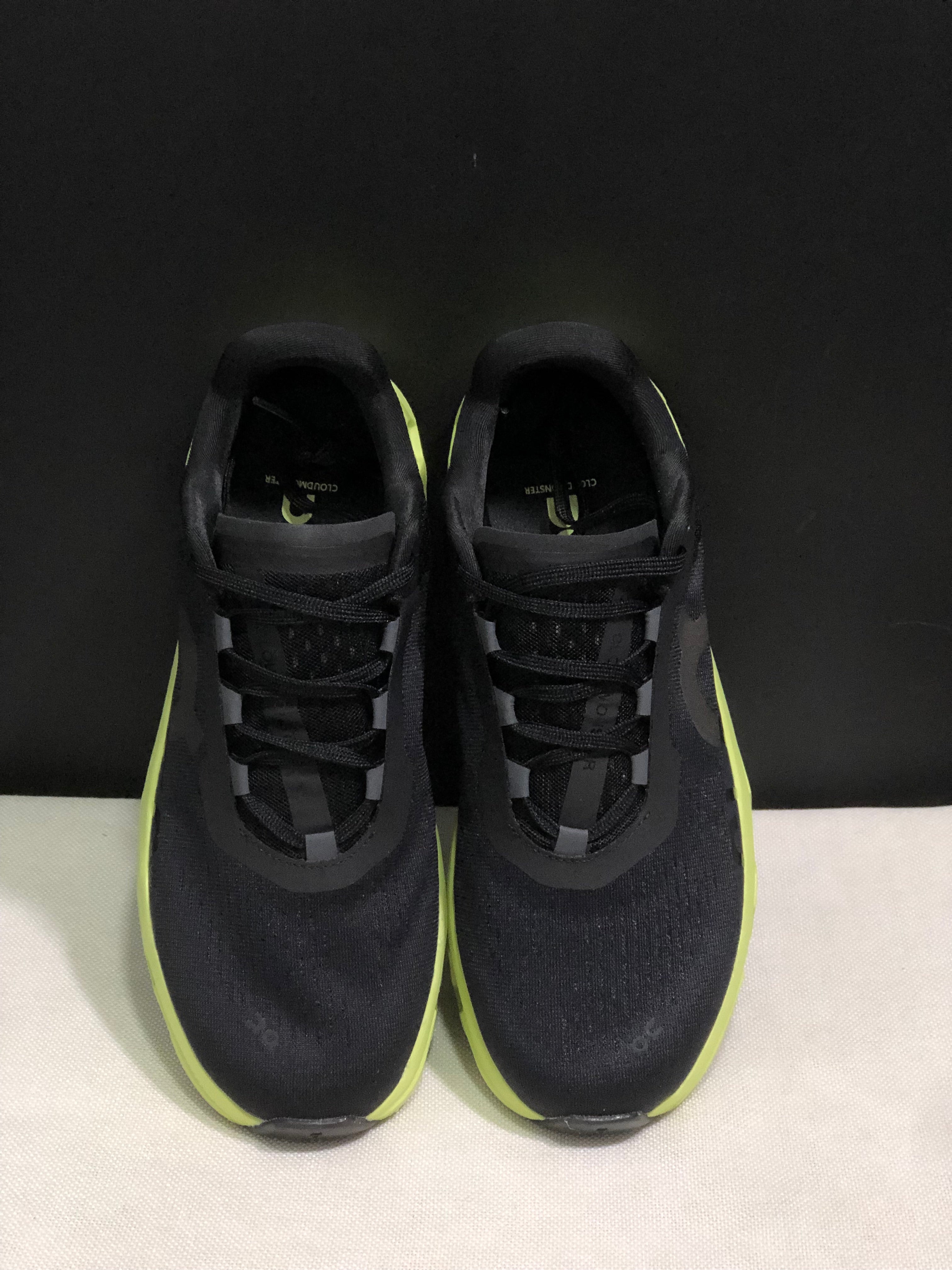On Running Cloudmonster Anti-Slip Running Shoes Black/Acaia