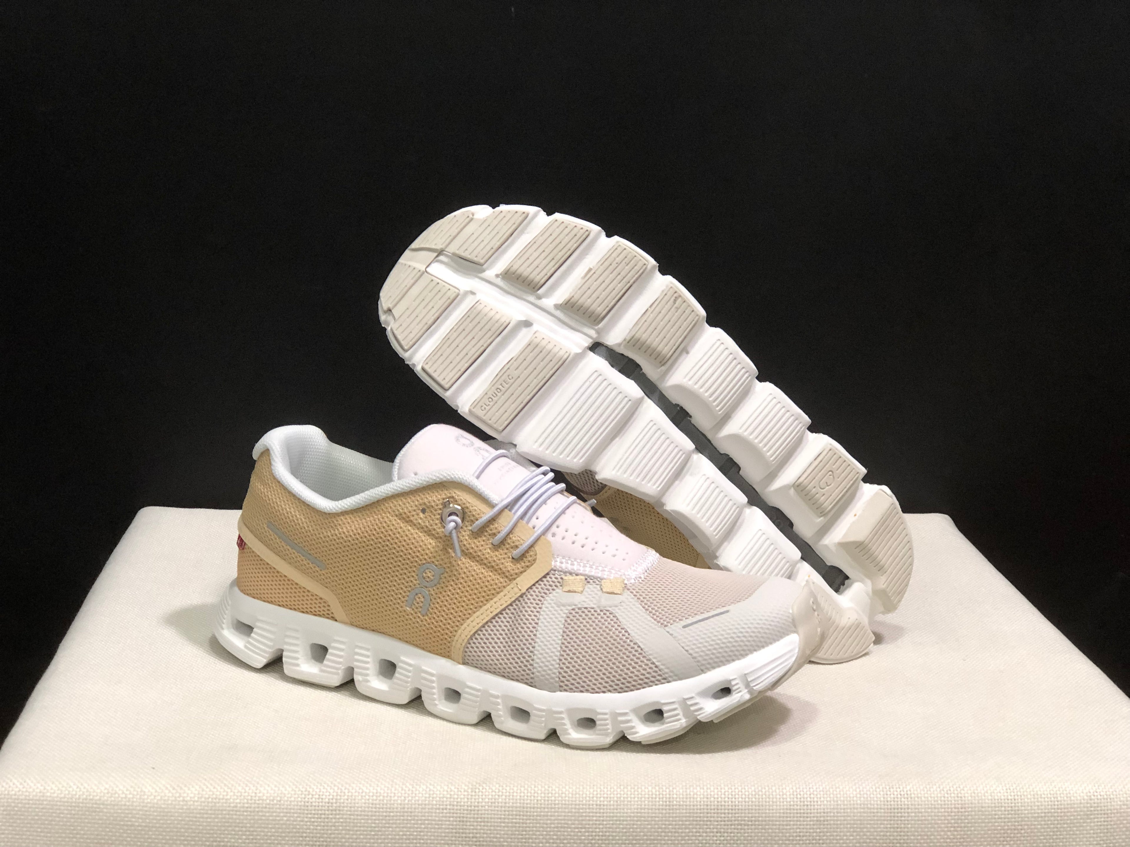On Running Cloud 5 Lightweight Running Shoes Grassland Yellow/Pearl White