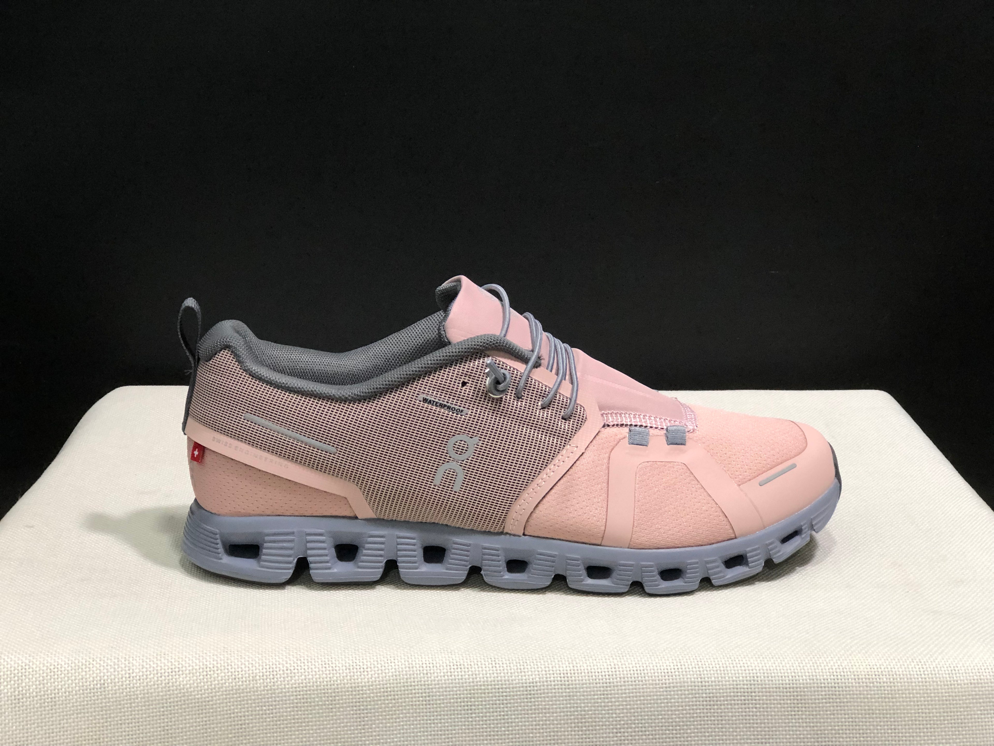 On Running Cloud 5 Lightweight Running Shoes Rose/Fossil