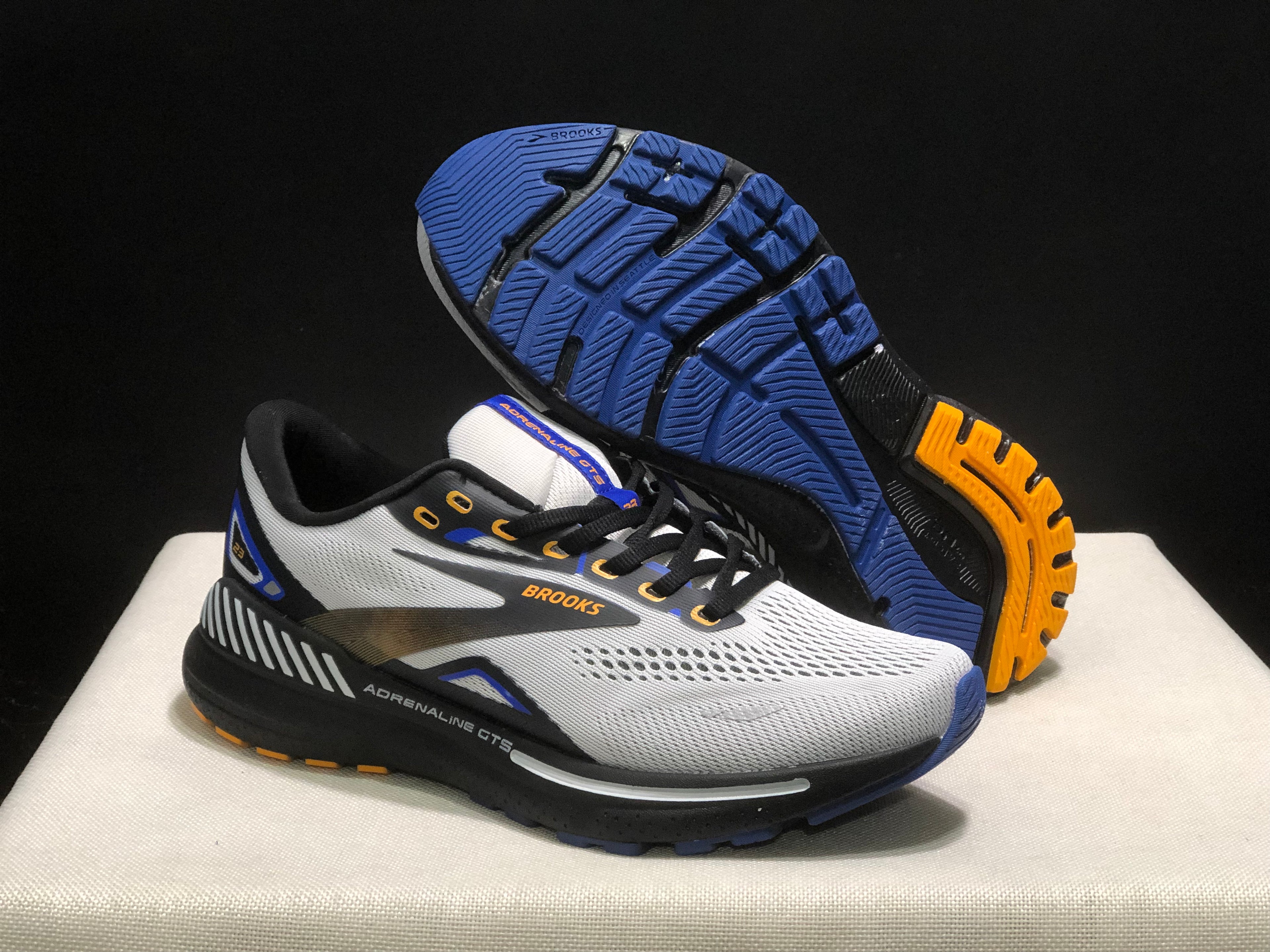 Brooks Adrenaline GTS 23 Shock-absorbing Wear-resistant Low-top Running Shoes White/Camouflage