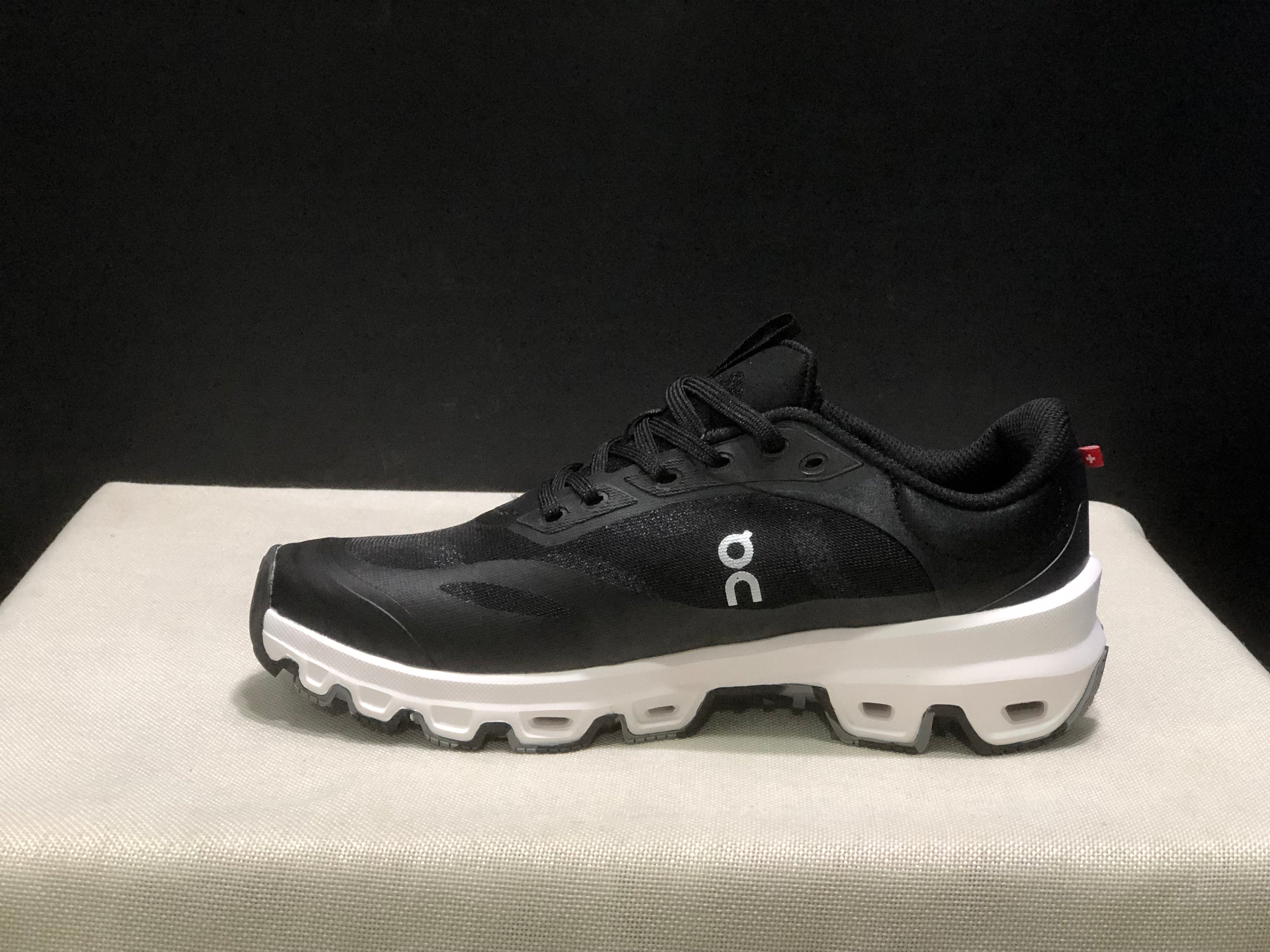 LOEWE x On Running Cloudventure 2.0 Black/White Running Shoes Co-Signed Edition