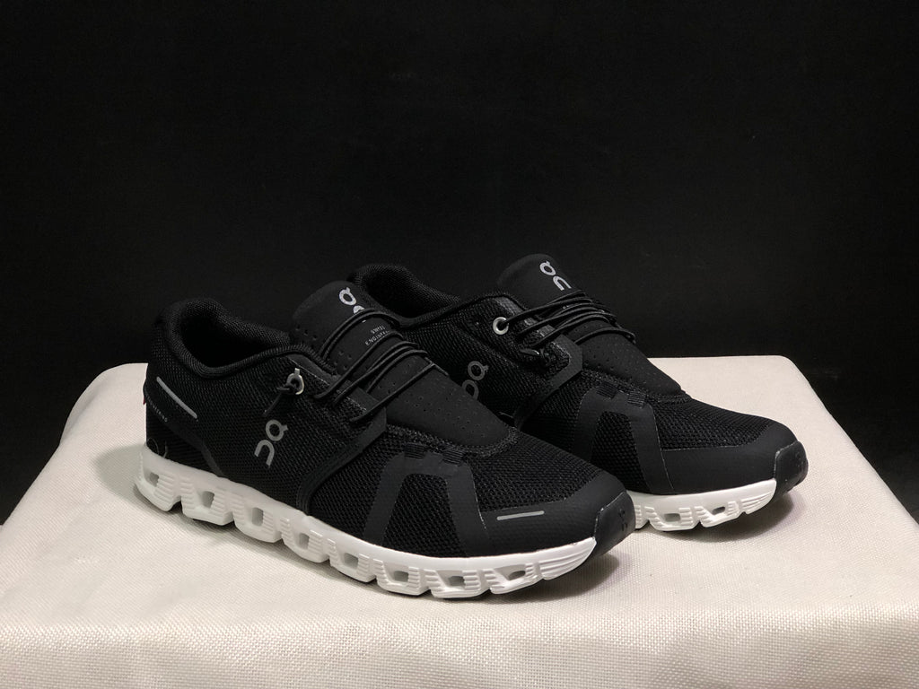 On Running Cloud 5 Lightweight Running Shoes Black/White