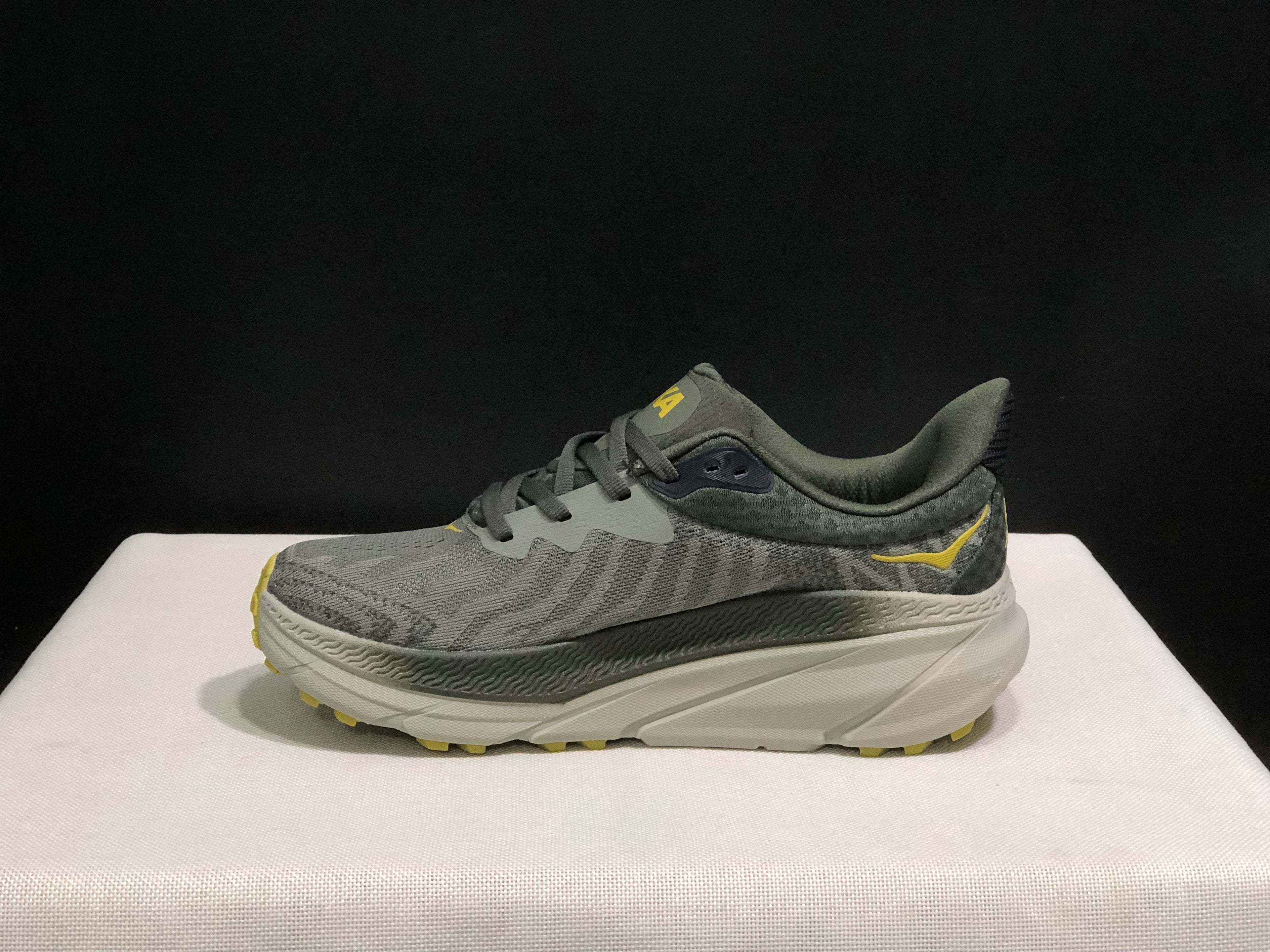 Hoka One One Challenger 7 Shock-absorbing Breathable Running Shoes Sneakers Taupe