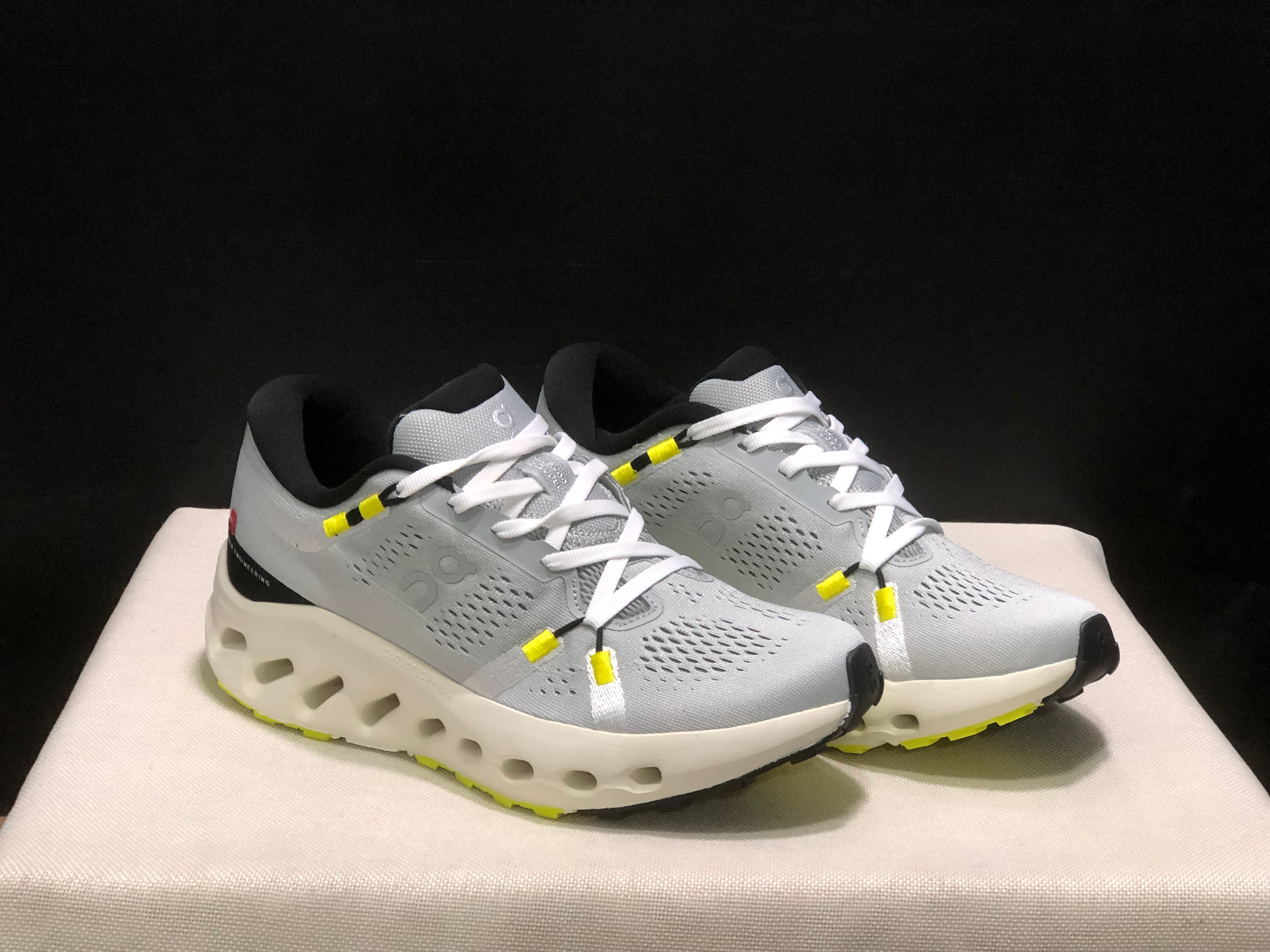On Running Cloudsurfer 2 Casual Running Shoes Glacier Grey/Ivory